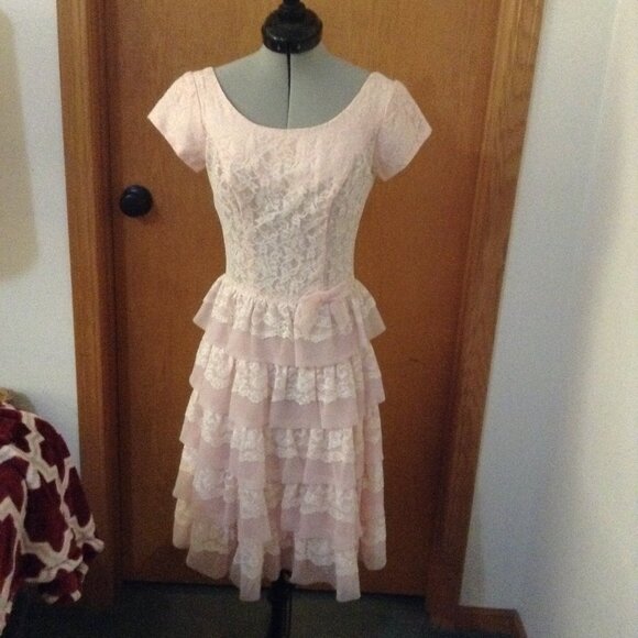 Vintage 1950s '50s Pink Lined Cupcake Layered Tiered Lace Cocktail Dress - Picture 1 of 5